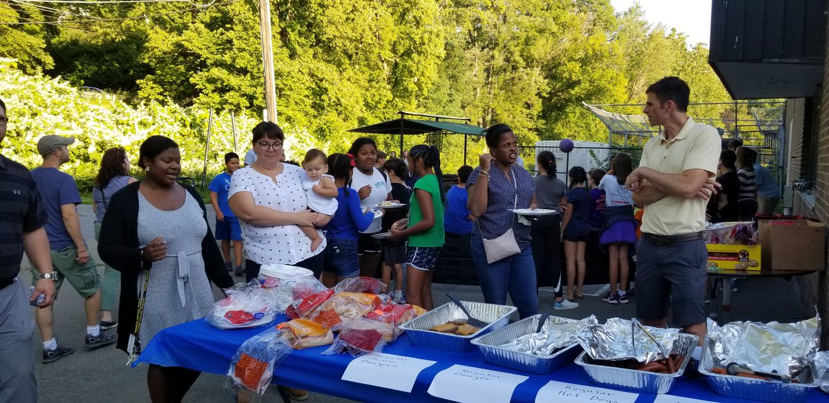 evans_vevans's tweet image. PTA back to school BBQ. #ICSDEquity #IthacaNYSchools #BoyntonMSIthaca @BoyntonMSIthaca @IthacaNYSchools