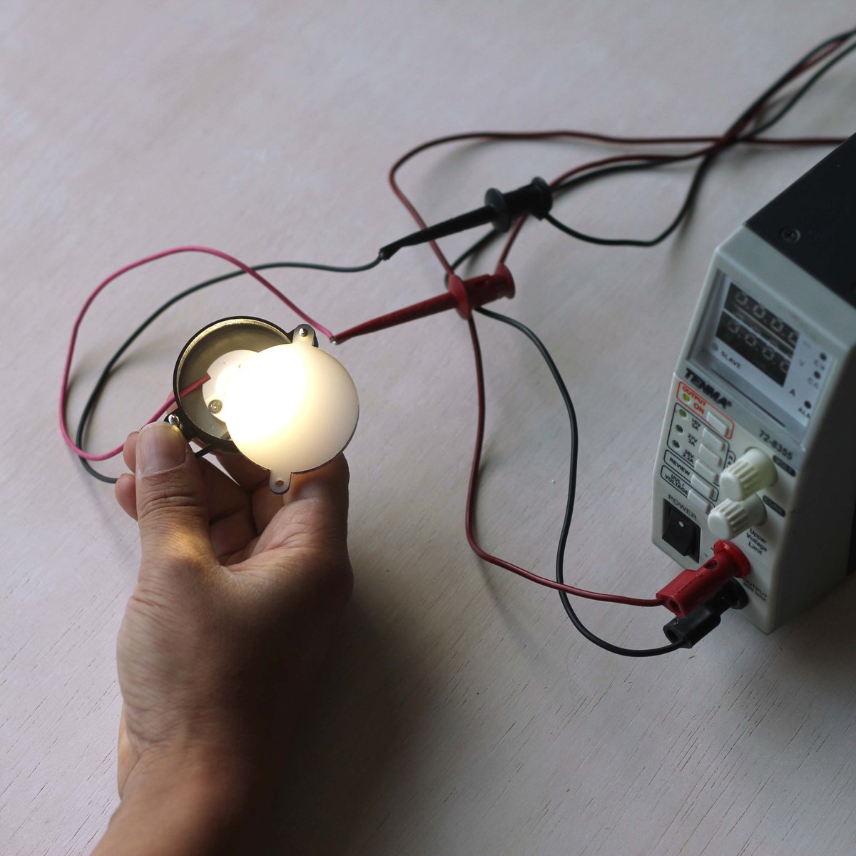 This LED light assembly lives inside our new light collection. Green Cast- acrylic waste made into new acrylic to diffuse the light. 3D printed PLA parts hold everything in place. A aluminium heat sink cools down the low-power LED itself.
Sign up for news: buff.ly/2H61ntz