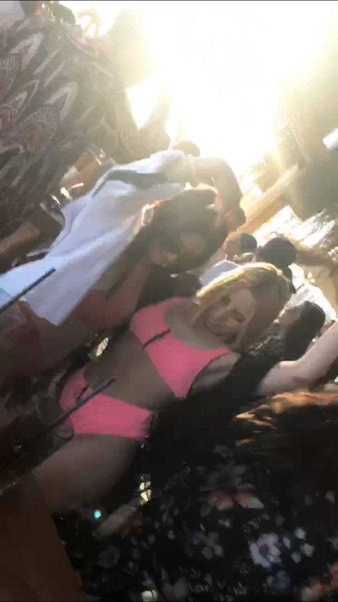 asyaulusoy13's tweet image. #neverendingfun 🖕🏼@buseatli_