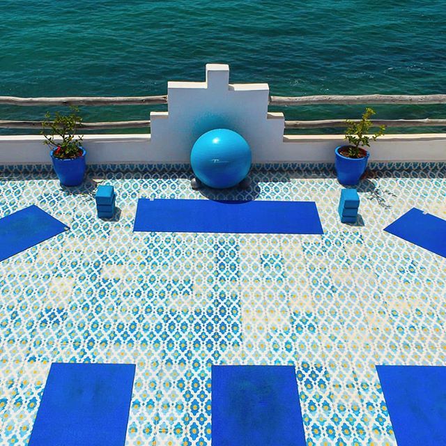 SurfBerbere's tweet photo. Y O G A * T I M E
.
Nothing but the big blue ahead. .
. .
.
.
.
.
#surfberbere #yogainspiration #yogalife #yogaeverydamnday #yogaposes #yogastudio #yogashala #yogaretreat #yogafit #yoga4growth #yogagirl #yogaeverywhere #yogateacher #yogaoutdoors https://t.co/zdHZFogUdC