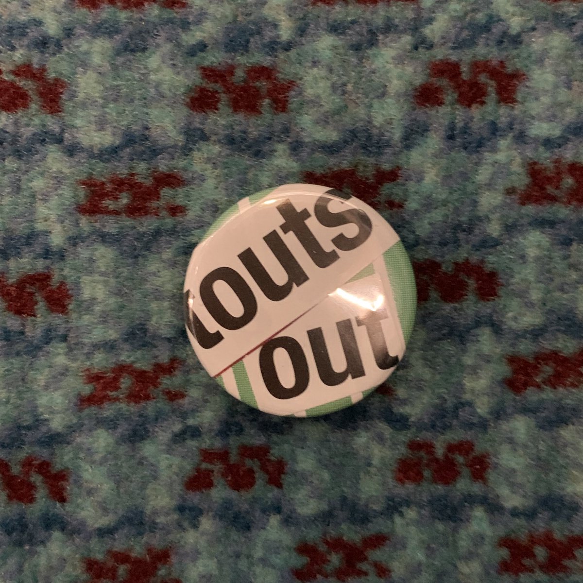 abadgeaday's tweet image. ‘Touts Out’ handmade badge I made at the @ulstermuseum for the ‘Making Waves’ event by @nerve_centre and @ReimagineRemake

#badgedesign #badgecollection #abadgeaday
