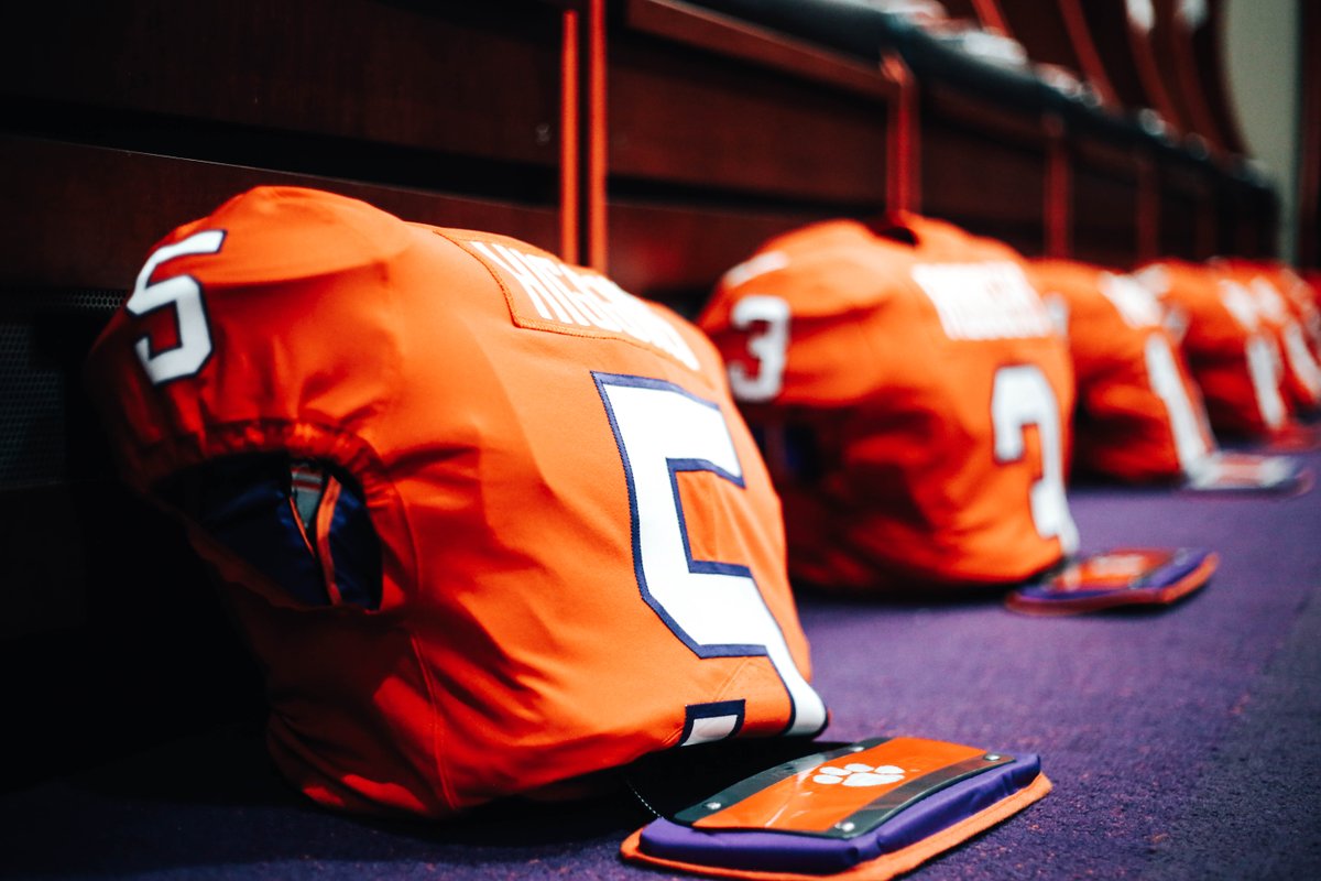 ClemsonFB's tweet photo. Locker room 📷✅ #ALLIN https://t.co/f5MUCGlxnN