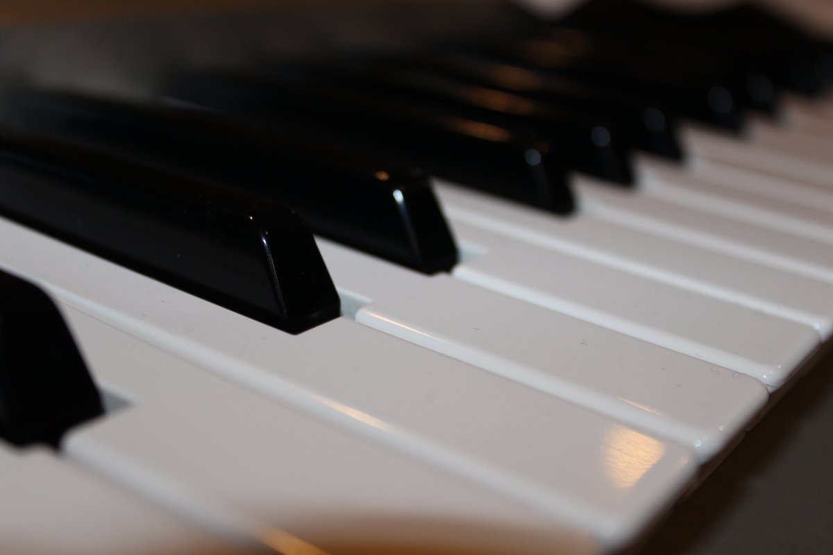 I’ll help you make your long weekend a little longer. Join me tonight at the <a href="/TheEasyPour/">EasyPourWineBar</a> Wine Bar in Blair from 7-9pm!