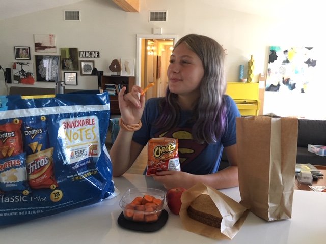 kristenhowerton's tweet photo. #ad I'm loving the new @fritolay Variety Packs that have #SnackableNotes right on the bag. It's a great reminder to take a second and leave a note of encouragement that they will find in the middle of their day. https://t.co/2ZrzgYlOlJ https://t.co/l6woClEaiS