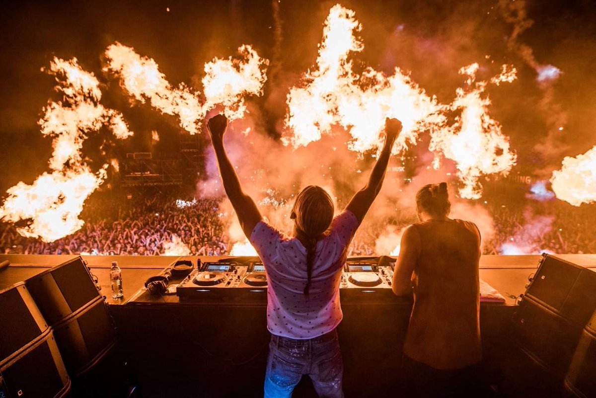 EffectsMagic's tweet image. Fabulous @dimitrivegas and @likemike at @ExitFestival 2019!!

#DimitriVegas #likemike #EXIT #pyro #flames