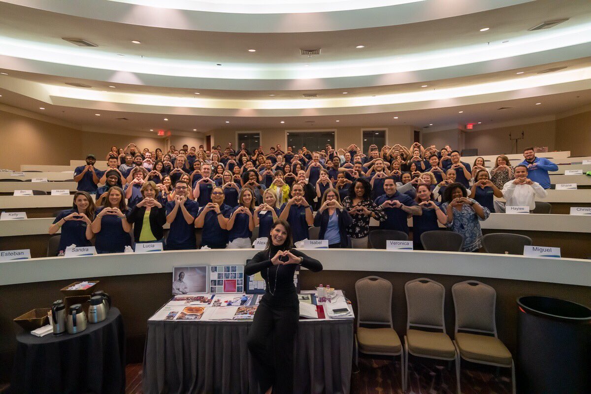 viv_maza's tweet photo. Sharing love with “117” wonderful new Peeps this week. Enjoy the journey ahead! #protectthehouse #keepingusstrong https://t.co/xOLRI1uRDA