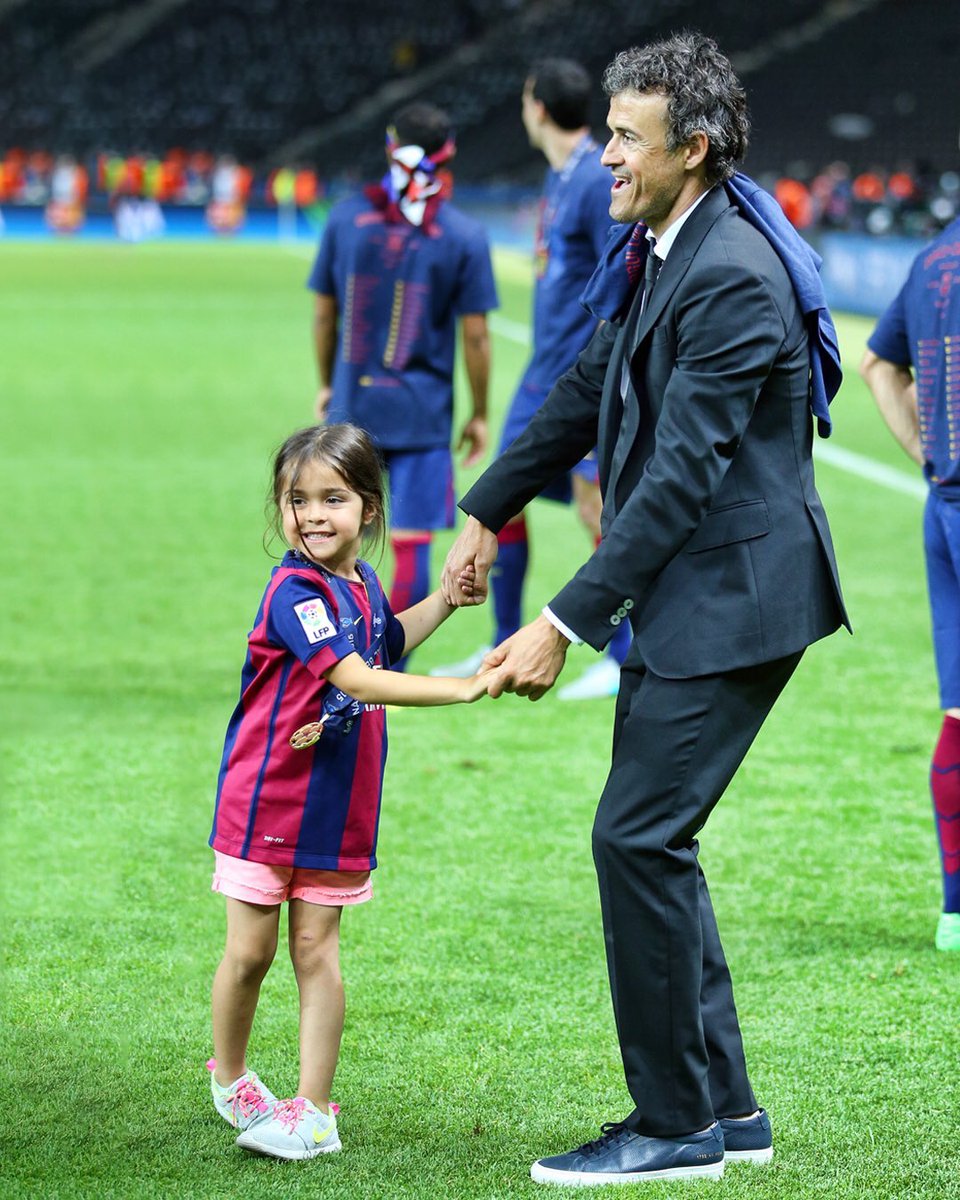 EPLBible's tweet photo. Luis Enrique has announced in a statement the death of his daughter, Xana. She was 9-years old and she had a tumour. 

Our thoughts are with him and his loved ones at this time. Rest in peace. So sad. 🌹❤️ https://t.co/yDUL86YHQe