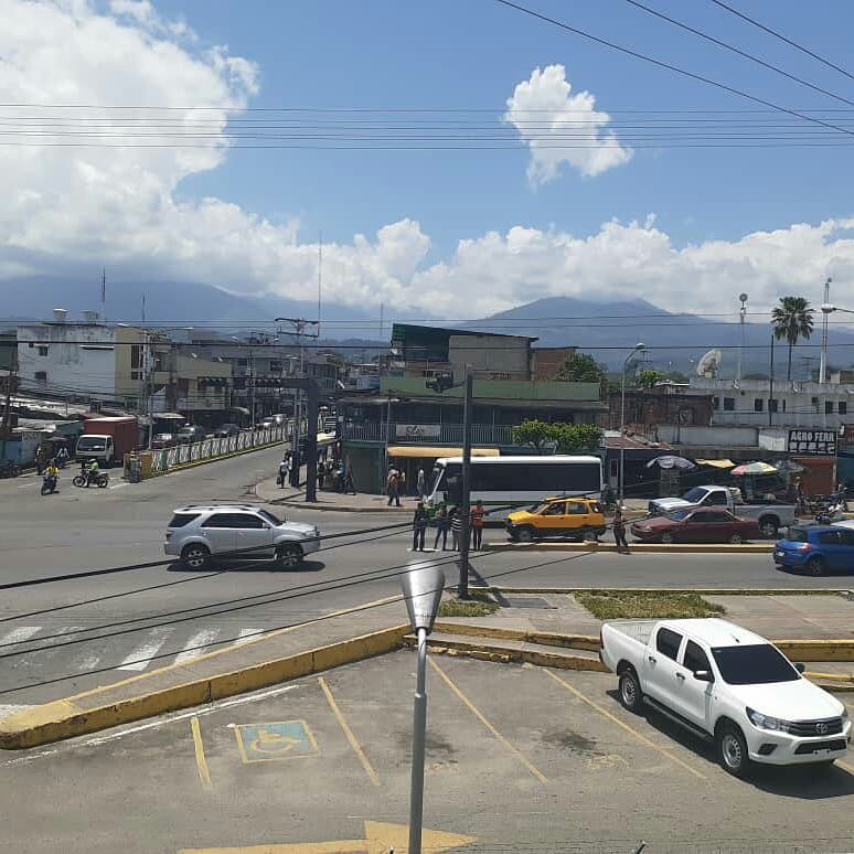 Así luce hoy nuestra Caja Seca, capital comercial del municipio Sucre, tierra Bendita ... de gente trabajadora .. <a href="/suresnoticia/">@suresnoticia</a>