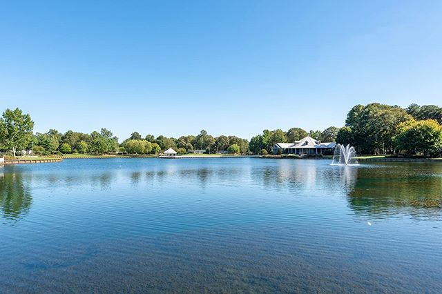 Pot_Nets's tweet photo. Kick back, relax, and enjoy those #Lakeside views. https://t.co/jaJEvwFDC8 https://t.co/WJOuGihUmD