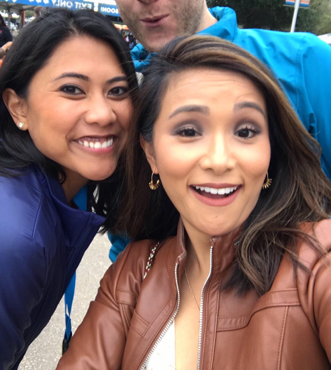 NatalieHee's tweet photo. Happy Birthday to one of the absolute best pals a gal could ask for. She’s an amazing friend & an even better person & she deserves the ultimate happiness and more! Love you @MRiveraFoxNews !! ❤️❤️ #dirtythirty #twobestfriends #byepat #cropped https://t.co/S7t4uAjG61