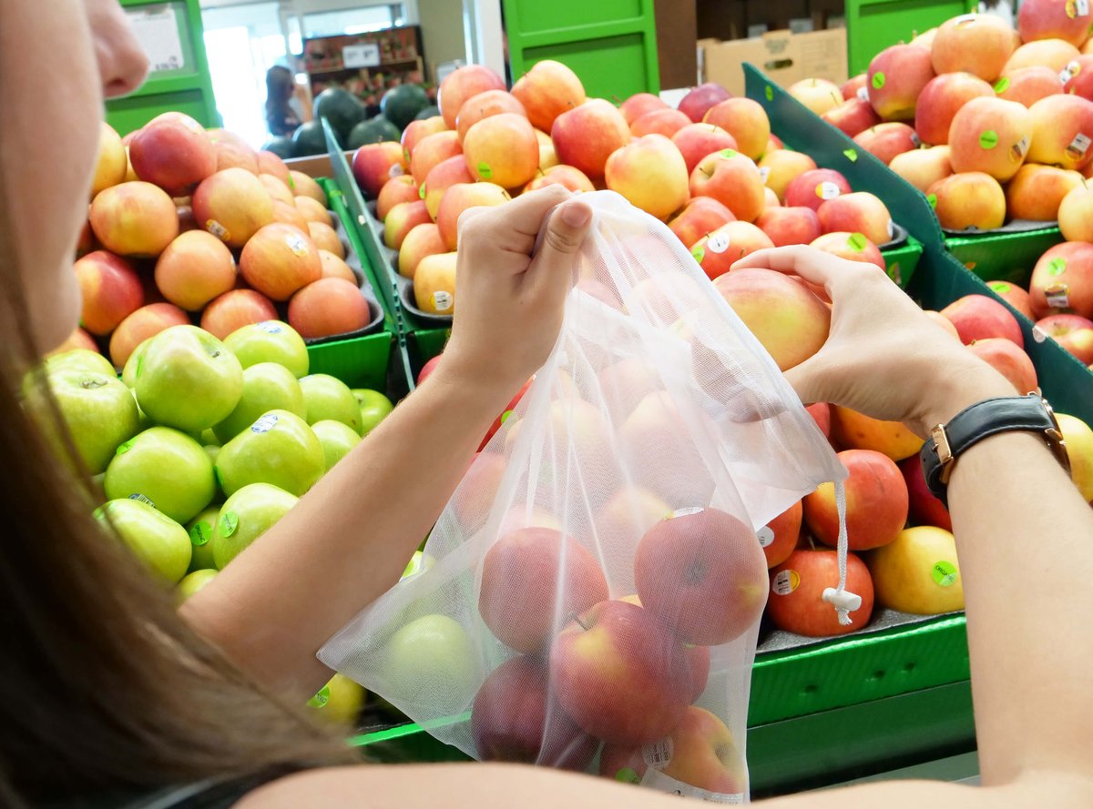 FarmBoy's tweet photo. Great news!

Look for our new reusable produce bags - perfect for loose fruit &amp; vegetables, and they're machine washable. The bag weight is automatically deducted at check-out, so there's no need to remove your produce before weighing! $1.99 per package of 2. https://t.co/5sxgs65GPo