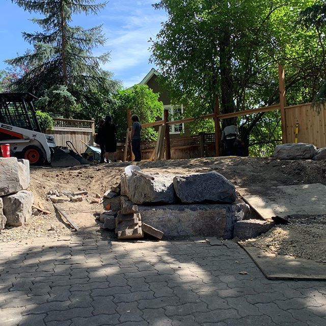 MatchlessJules's tweet photo. Landscaping is coming along.  #landscaping #yyc @auroralandscaping @mc_designs_interiors #mountroyal https://t.co/J1EXWWHflF https://t.co/wE4X2pnB4A