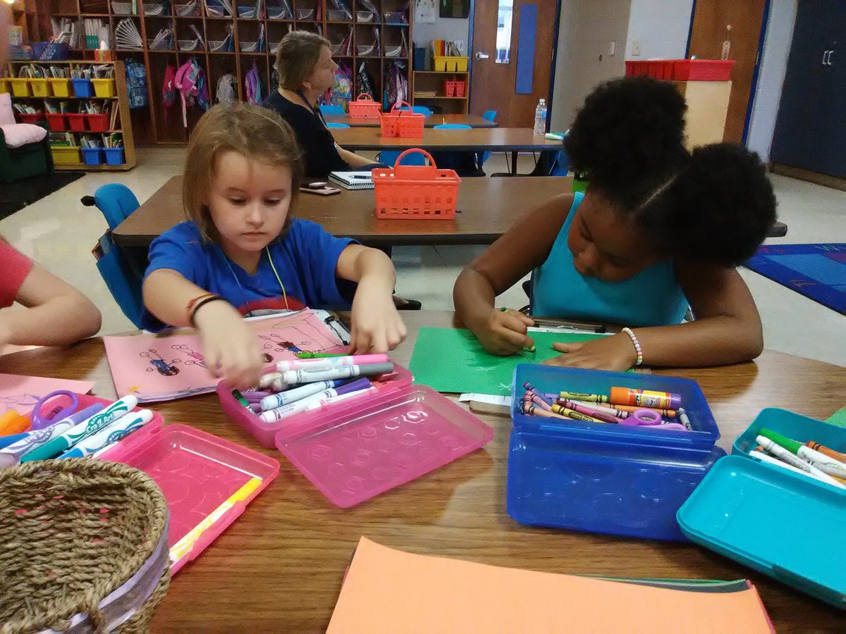 MaryGrossheim's tweet photo. I had so much fun helping @OurMagicalBuzz with writing today! @howellprincipal #BuzzWorthy #HouseAmica https://t.co/RC0SqDY0Sq