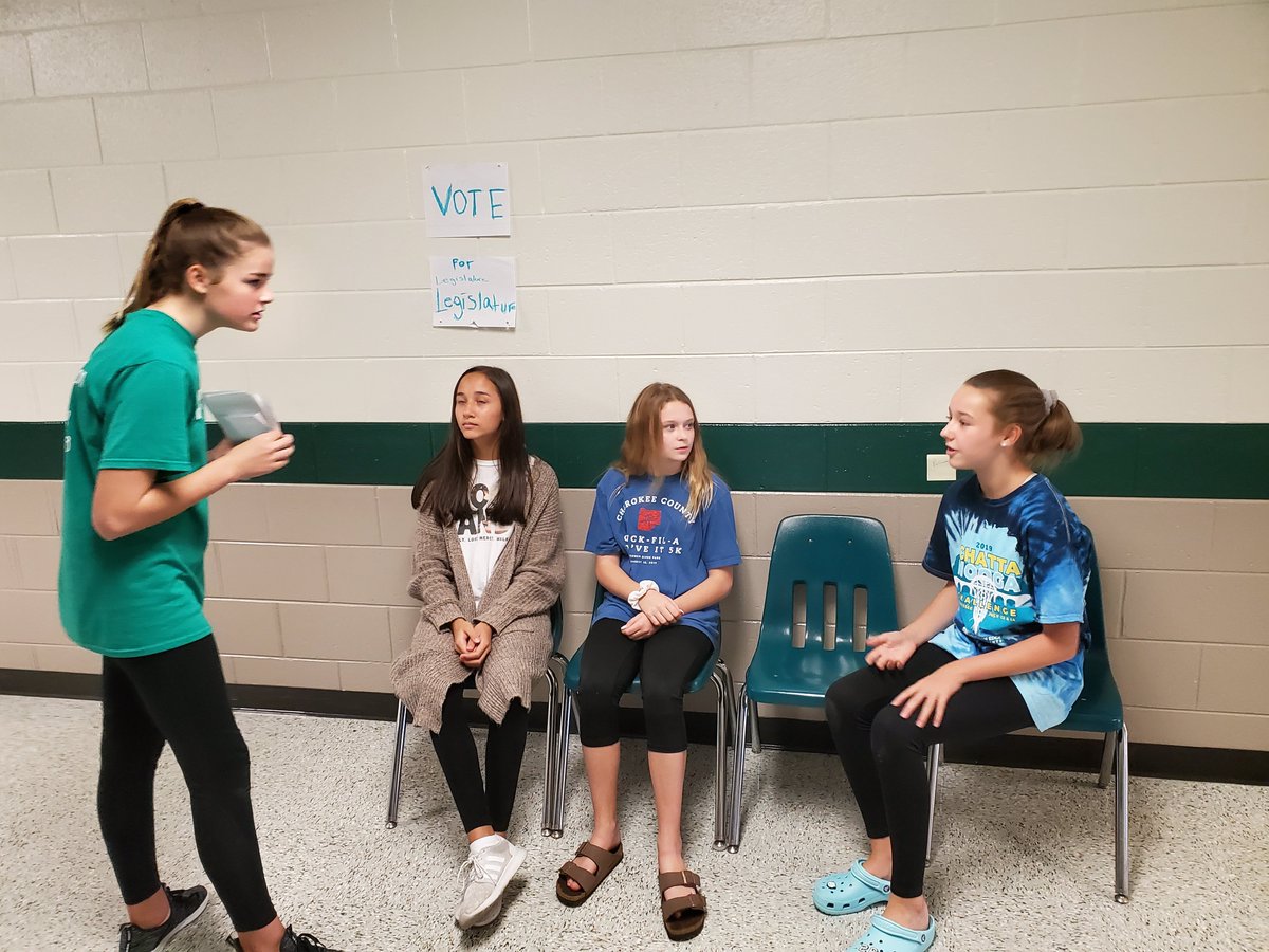 Mr_Rollman's tweet photo. Students using @flipgrid to create government skits and respond to their classmates to figure out what governments their skits are about. @ITSCCSD @CherokeeSchools https://t.co/nNmA4pkkIA