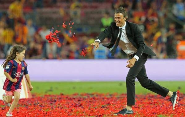 OfficialEzzat0's tweet photo. This beautiful picture has become one of the sadest and most heartbreaking of all time to me after Xana Enrique , daughter of Luis Enrique -former manager of Barcelona and Spain national team- had passed away from osteosarcoma ! 💔 https://t.co/J0sP4hcUcY