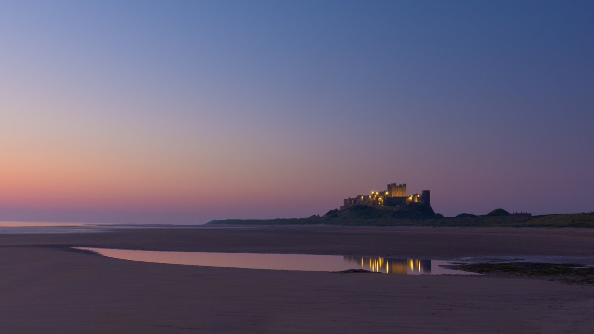 #bamburghcastle sunrise, one of the best beaches in the country. @Bamburgh_Castle #northumberland #nikonphotography @ThePhotoHour #sunrise #northeastcoast @discovernland @bestofengland @StormHour