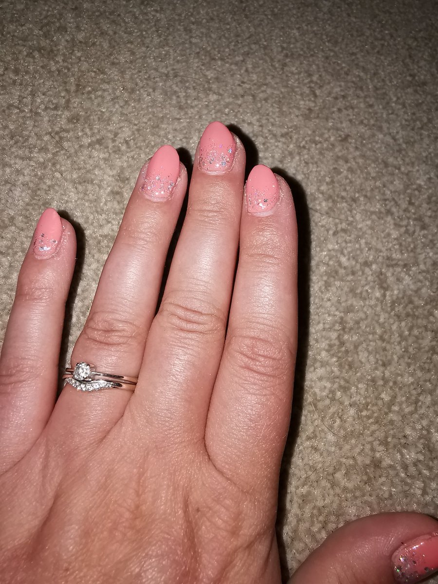LeaBellaBlogs's tweet photo. Perks of being a nail tech. Home mani errr time. #jackofalltrades #masterofnothing 😂💅 https://t.co/ZvTIZMEoh3