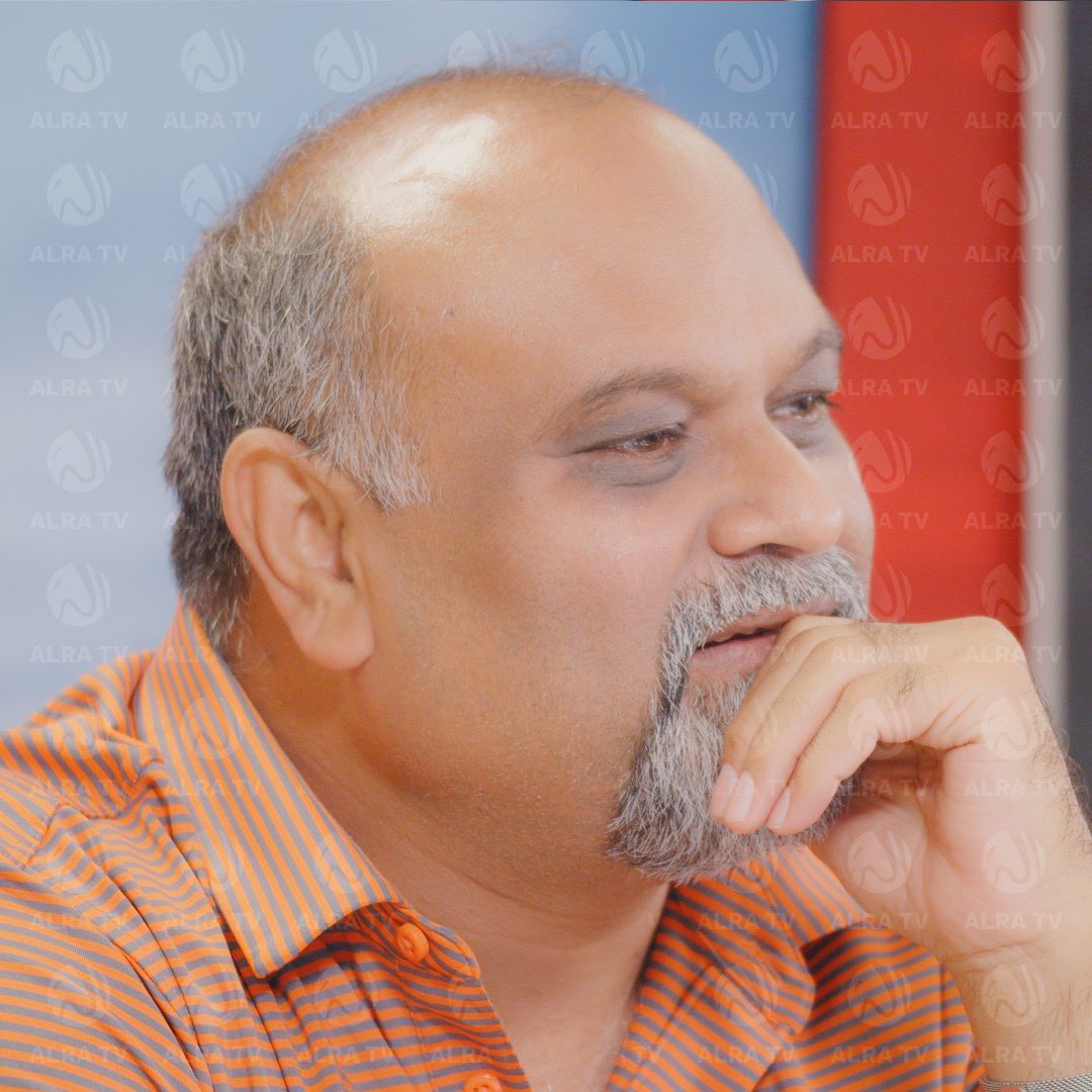 ALRA_TV's tweet image. The first attribute of #God which was manifested was his #beauty and then love.⁣ ⁣- @Younus_AlGohar during a live session of @Sufi_Online on ALRA TV 

We are going live soon - catch us on YouTube now: youtube.com/alratv/live