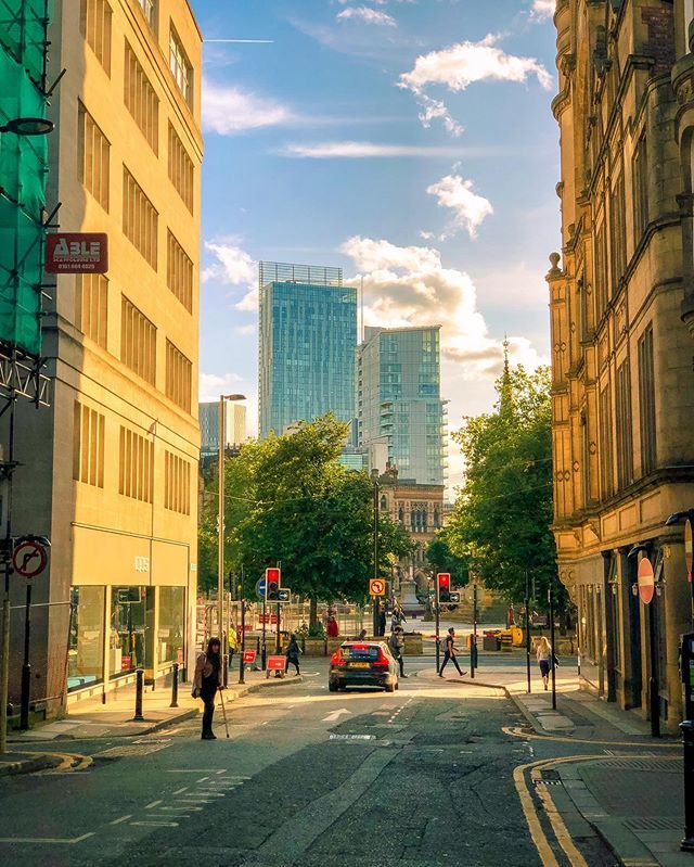 martyngrheath's tweet photo. The dying days of August in the City
.
.
.
#summer #Manchester #MCR #mancunian #urban #city #citycentre #england #northwest #thenorth #mcr_collective #mcr_uk #igersmcr #ig #igers #igersuk #gotourismmanchester #gotourism #manchestereveningnews #mcrfinest … https://t.co/YpIvJ3fPbZ https://t.co/4UuwdH2x2W