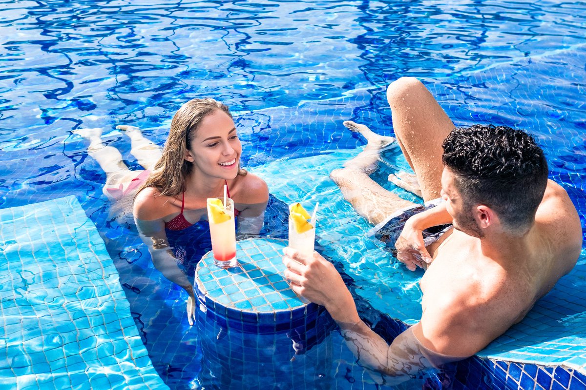 Pools, cocktails and friends are the best combination! 😊🍹
brclo.com/2LZzdQy
#BarceloMoments #BarceloBavaroGrandResort #DominicanRepublic