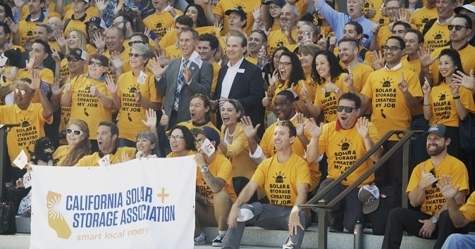 SolarWarsMovie's tweet photo. Celebrating 1 million rooftops with solar in CA at the stairs of the Capitol Building!

https://t.co/jtbIlN8HIQ
#KeepingOurLightsOn
#SolarWarsMovie
@CALSSA_org #Solar #California #1million #1millionrooftops #cleanenergy #solarenergy #Sacramento #CapitolState @CAgovernor https://t.co/Z0RmlPoDmS