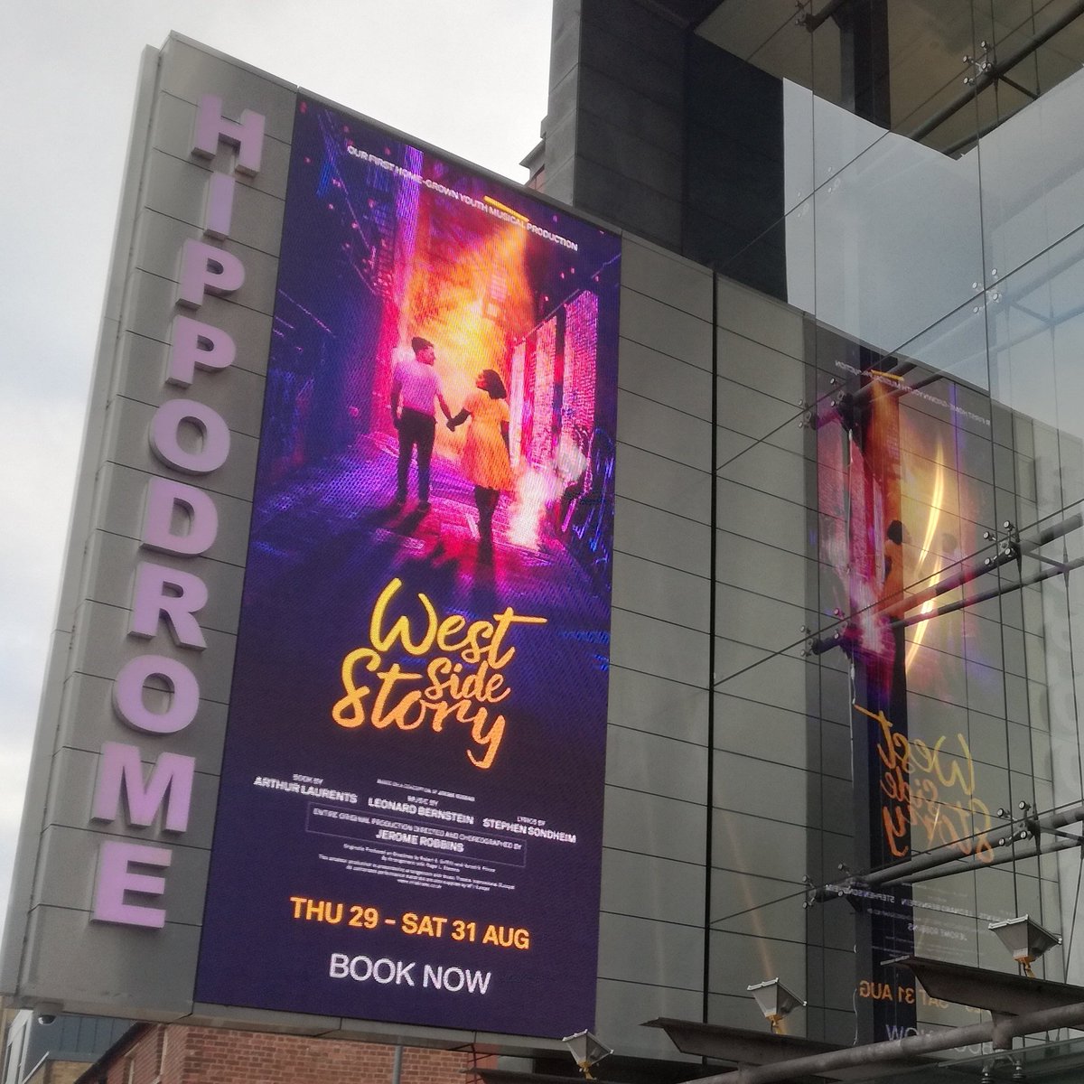 "Wow, West Side Story is a brilliant Story powerfully told by its talented group of homegrown talent" 
<a href="/DavidWMassey/">Dave Massey #BrumHour</a> checked out the media and press night at <a href="/brumhippodrome/">Birmingham Hippodrome</a>'s first youth mainstage production which runs until 31st August. #Birmingham