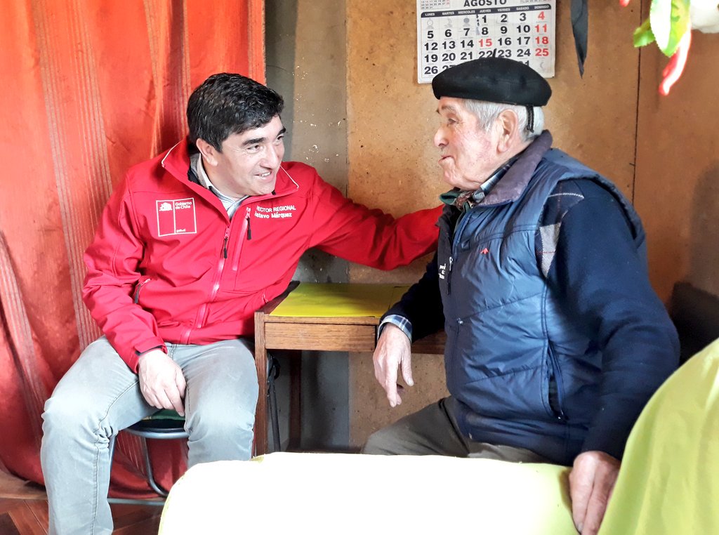 Fosis_Aysen's tweet photo. [HOY] Director Regional @gmarquezcadagan visitó a la familia Rain-Andrade de #AltoBaguales para hacer el lanzamiento el Fondo de Iniciativas Locales en #Coyhaique y para toda la región de #Aysén #ChileEnMarcha https://t.co/vOhX3orSTi