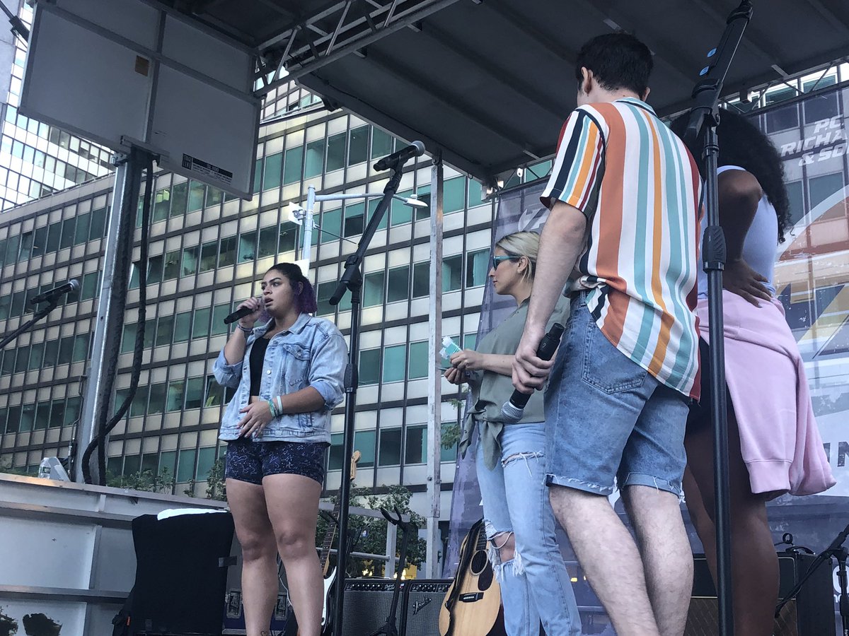 Singing some <a href="/NewHopeClub/">New Hope Club</a> to get #Z100SummerBash tickets! 🎤💖