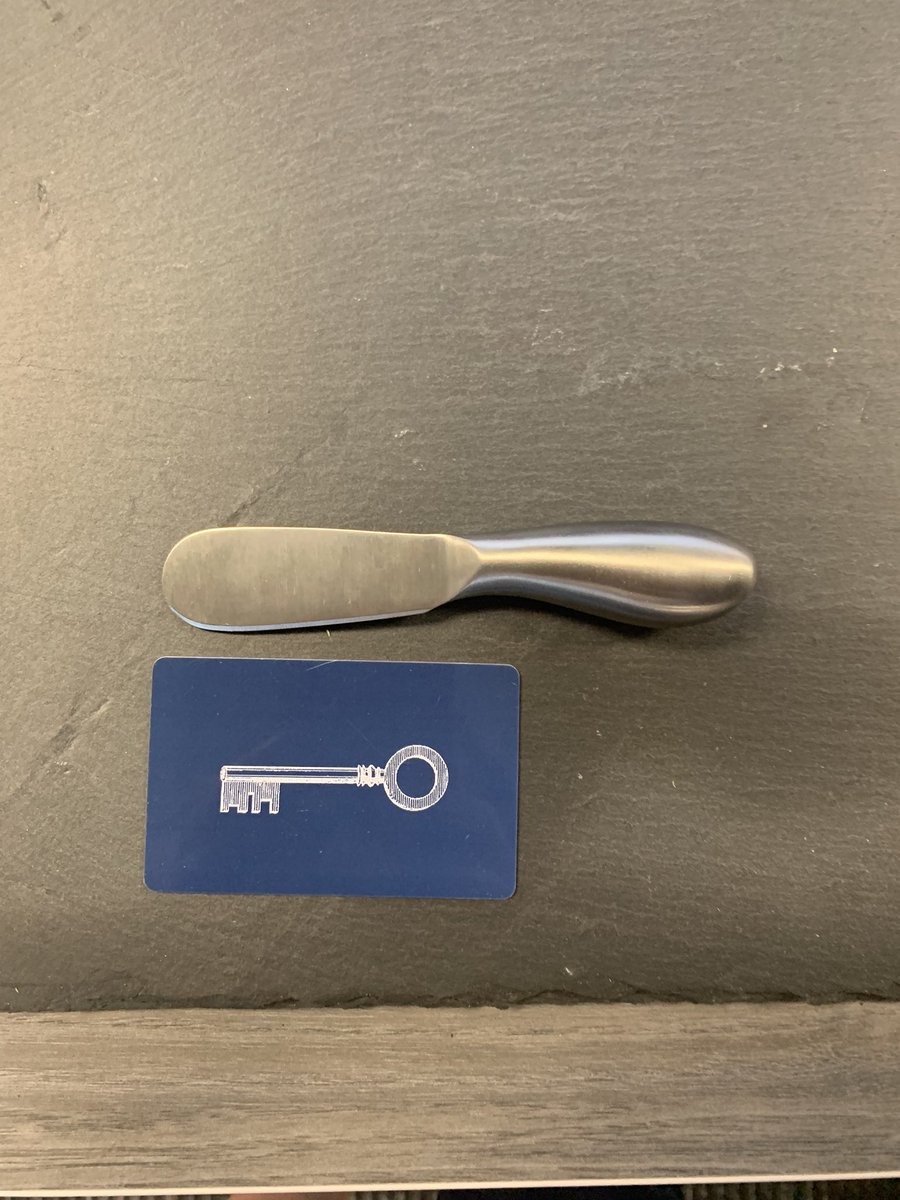 arcasuscelli's tweet photo. @AskTSA I got a fancy new cheese board with a knife - can I bring the knife on board? https://t.co/e1FRbQ6lML