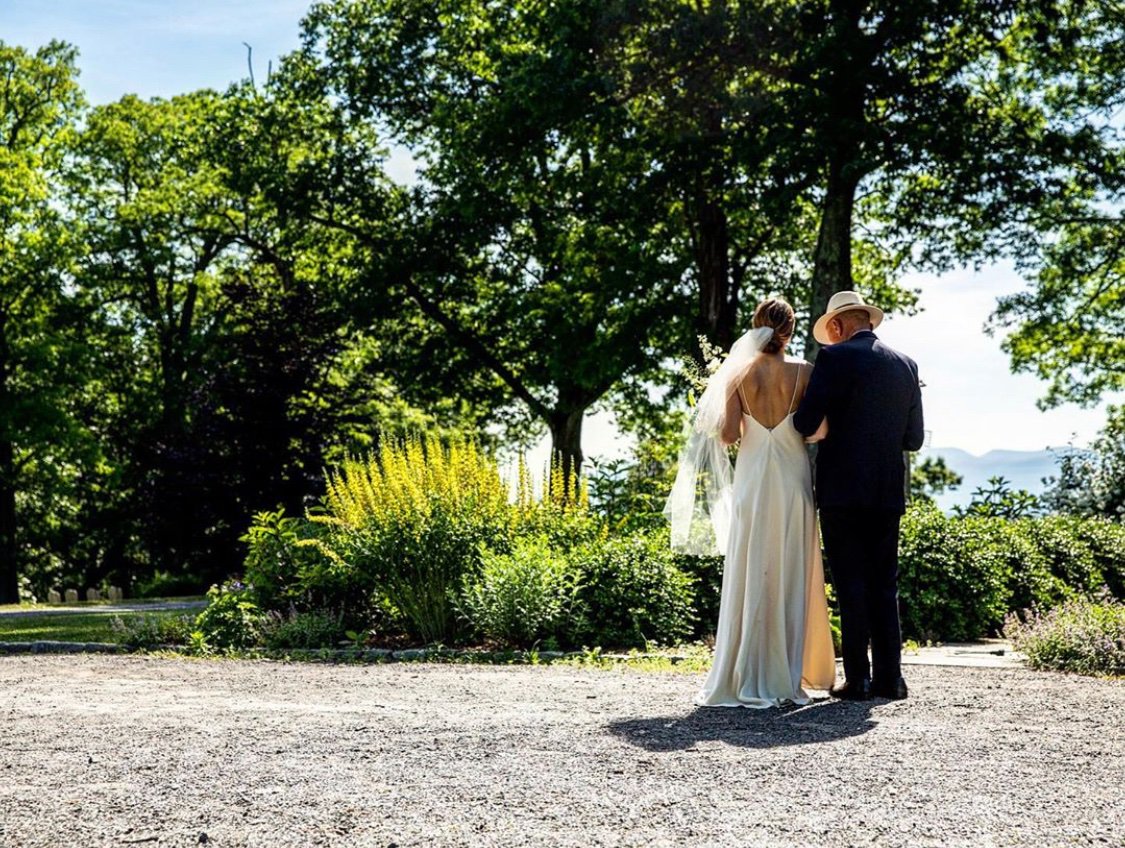 EdibleWC's tweet image. Plan the ultimate Hudson Valley wedding Sunday, Sept. 8 at @weddingcrashersfair. 60+ upstate wedding venues and vendors, food, drink, music and s’mores! Get free tickets with code EdibleWestchester, good through Labor Day at weddingcrashersfair.com/tickets