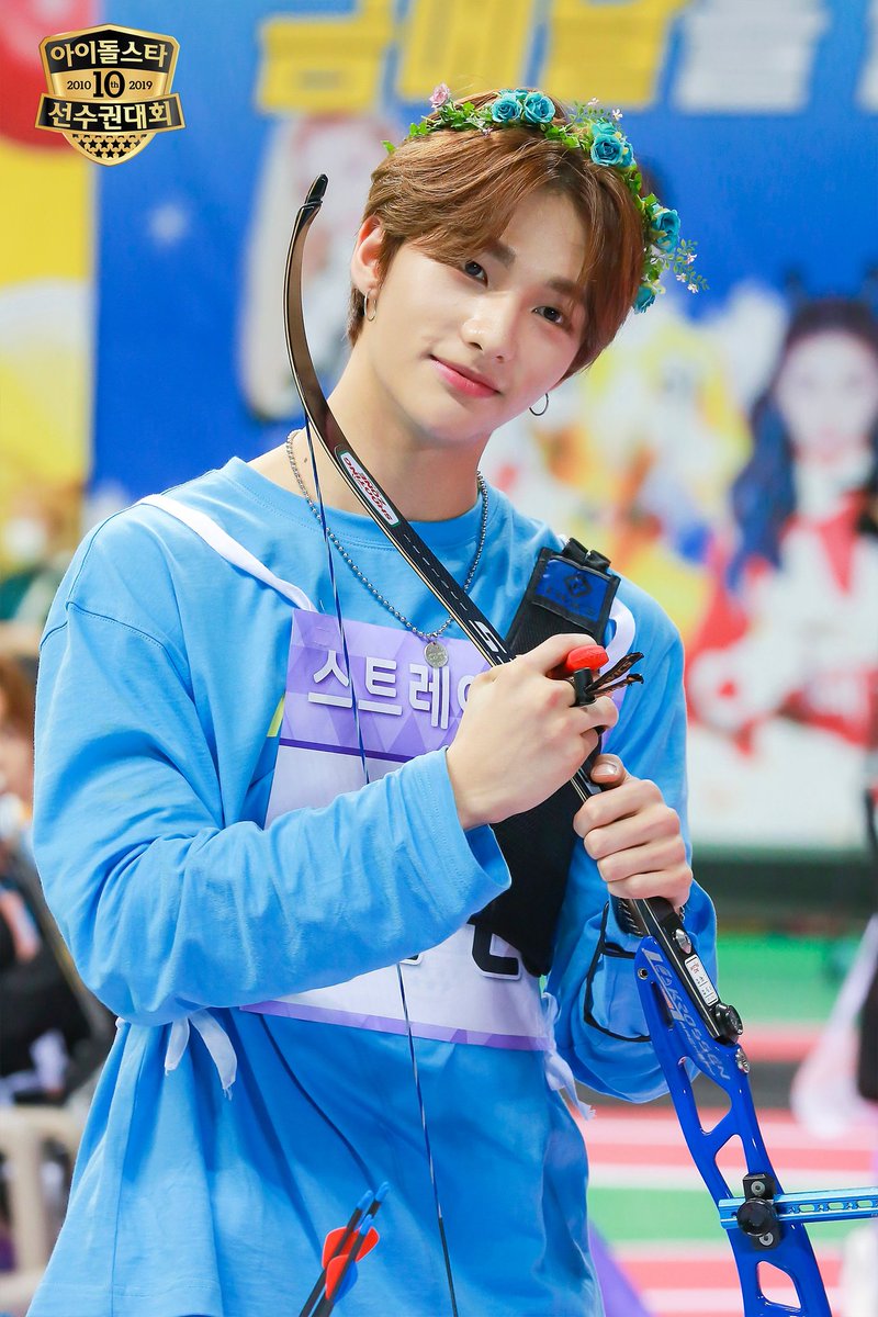 PICS] (1) Stray Kids' Lee Know, Hyunjin, and Felix playing archery