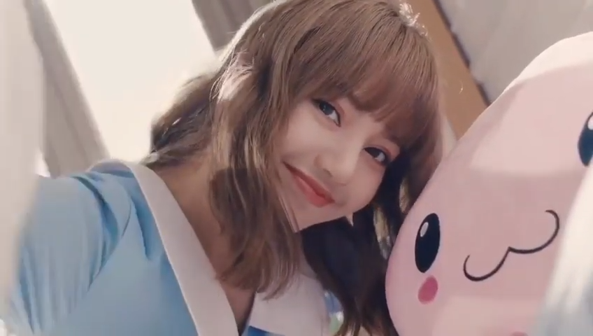 allkpop's tweet photo. BLACKPINK's Lisa melts hearts in CF for mobile game 'Ragnarok M: Eternal Love' https://t.co/jVk2OGonZb https://t.co/SCASinCDVu