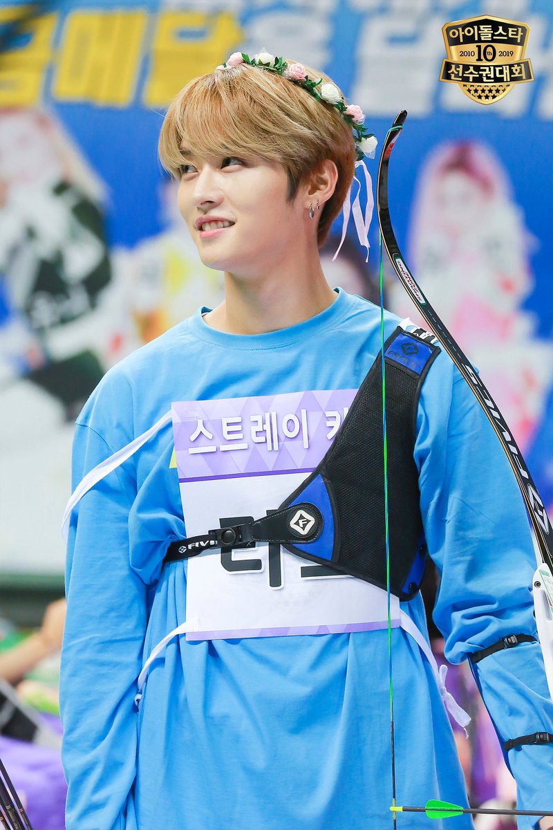 PICS] (1) Stray Kids' Lee Know, Hyunjin, and Felix playing archery