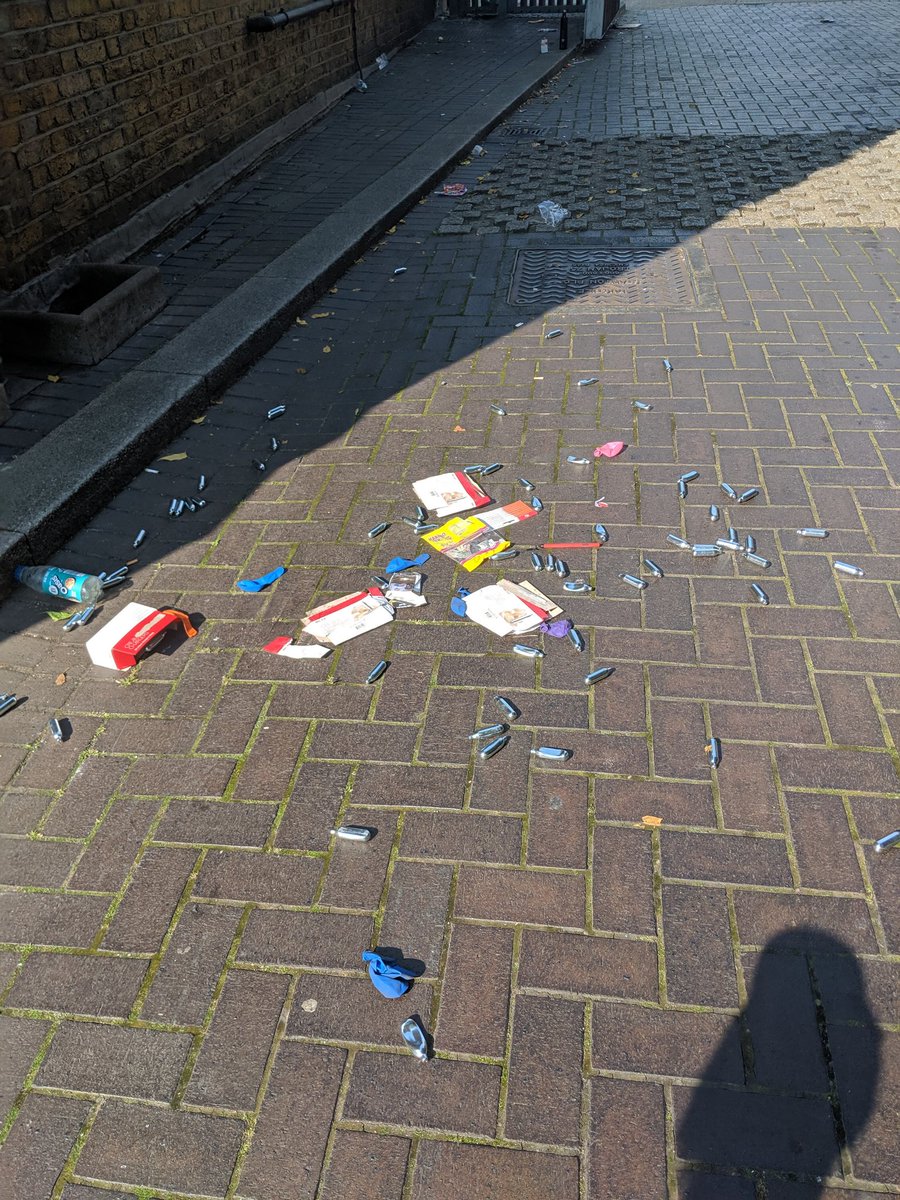 Frances_Kung's tweet photo. @TowerHamletsNow @FlatsRuin @Airbnb_uk I have mentioned repeatedly that your noise team doesn't answer to calls when there's no amplified music involved! I'm sending you a DM now. And they don't just cause noise. See nitrous oxide bottles and broken glass! Please refer to planning permission application PA/19/00244 https://t.co/nG0qHkqlk5