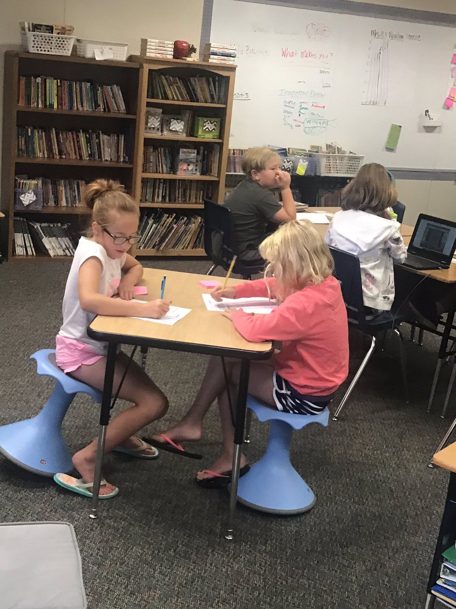 LMECOGDELL's tweet photo. These mathematicians are collaborating and communicating!
#mathfirst20days https://t.co/0FZrEbThA1