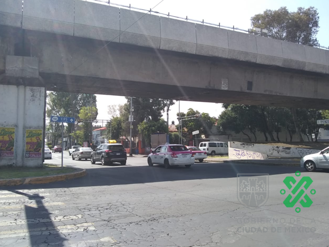 OVIALCDMX's tweet photo. 16:49 Lorenzo #Boturini registra carga que no deja de avanzar de Francisco del Paso y Troncoso hacia Calz. San Antonio Abad. https://t.co/nmTu3uaHl6