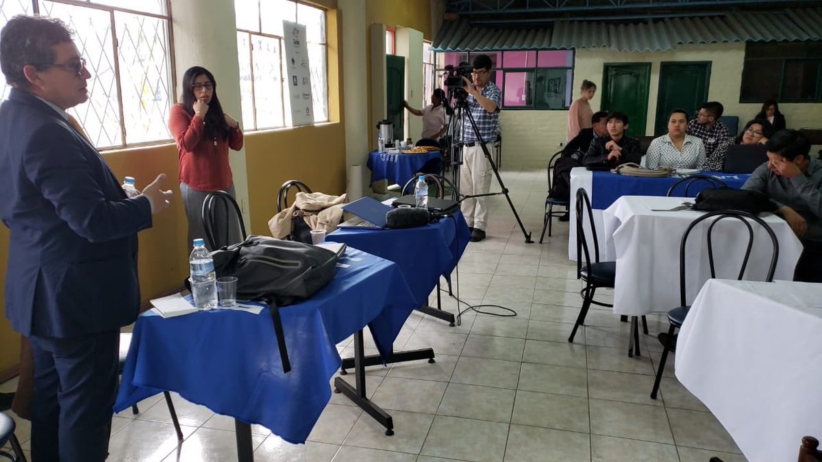 ForoPerEc's tweet photo. “Debe haber una estrategia para publicar historias y aprender a elegir sus batallas porque siempre habrá alguien que diga que lo publicado es mentira. Y hay que tener todos los respaldos”, @milagsalazar #PerInvestigacion2019 https://t.co/K84TR2kszv