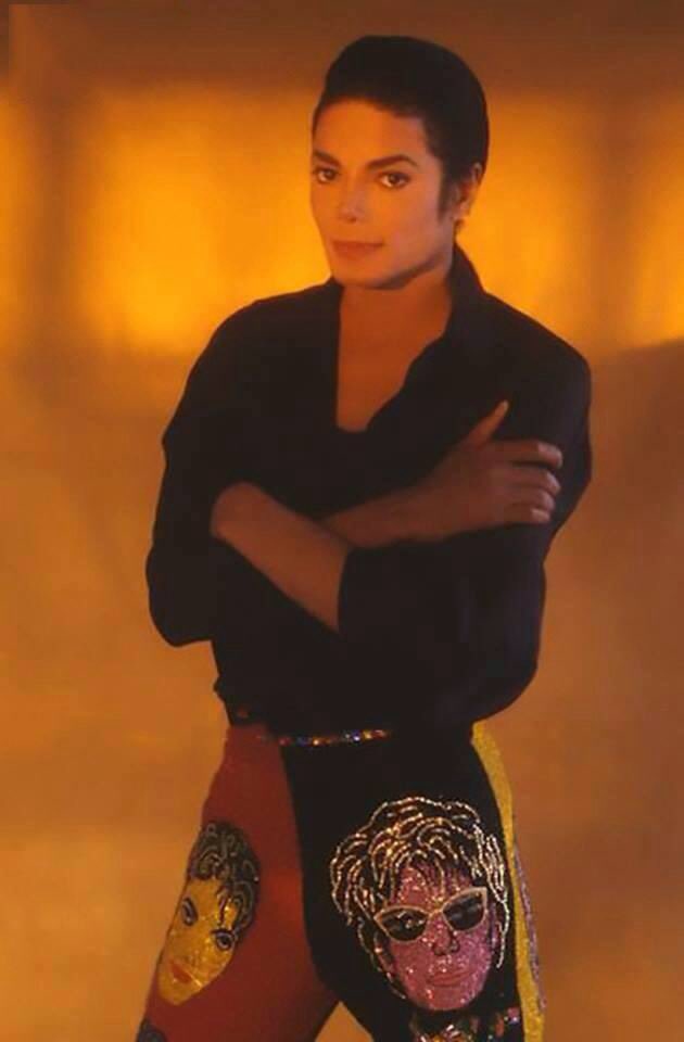 Preciouslr's tweet photo. Happy Birthday my sweet, sweet MJ #NeverCanSayGoodbye https://t.co/COXuYLPnER