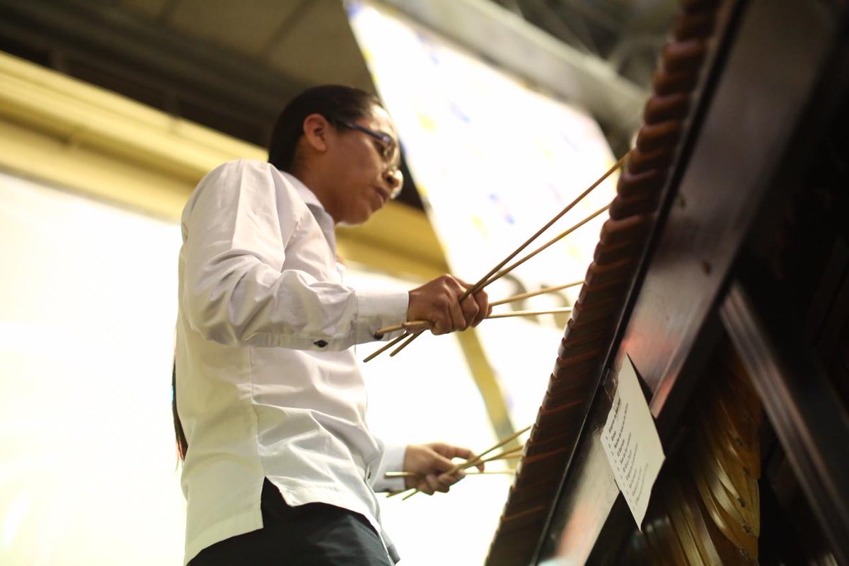 McdGuate's tweet photo. #JuntosHemosAvanzado | Sones "El Barreño", "Los Costeños" y "El Gran Tecún" brindan muestras del talento de los integrantes de la Marimba de Concierto de Bellas Artes en Casa Ibargüen.

#22FCH
#EstimulaTusSentidos
#RecorridoCultural https://t.co/MXEqgVBpxi