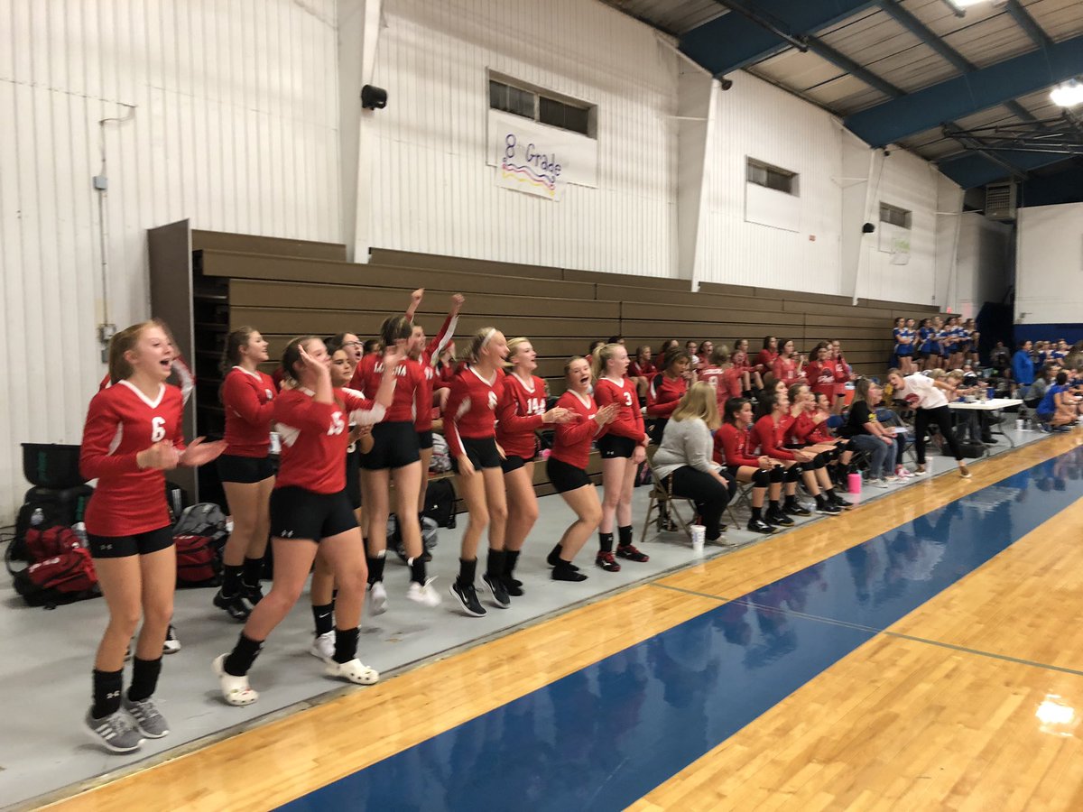 BRING OUT THE BROOMS! 🧹🧹🧹 Big time clean sweep to start our season in Robinson. 🏐🐾🐆
3 games going to 3 sets?? Just another night 💪🏼 #WorkToWin  #OnePercent