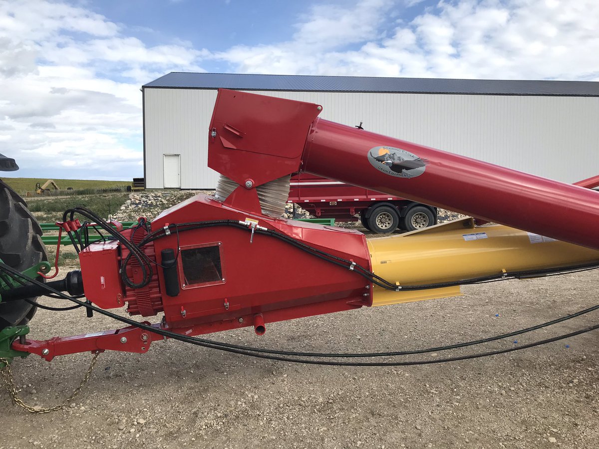 PembGrainEquip's tweet photo. Thank you to Ferme Préjet from Notre-Dame de Lourdes for purchasing this beast of a Westfield Auger along with Soaring Eagle Drive Over! Worked on the install yesterday, just a few things left to go on it. @PembGrainEquip @Soarindriveover @AgGrowthIntl #Westfield https://t.co/HURt4Oq9mV