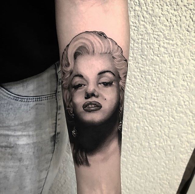TridenteInk's tweet photo. Tatúate un rostro 👌🏻 @tridente_ink 
#blackandgrey #blackandgreytattoo #realismotattoo #tatuadoresmexicanos https://t.co/XtlqIg5Zl8 https://t.co/xiNXHS39S3