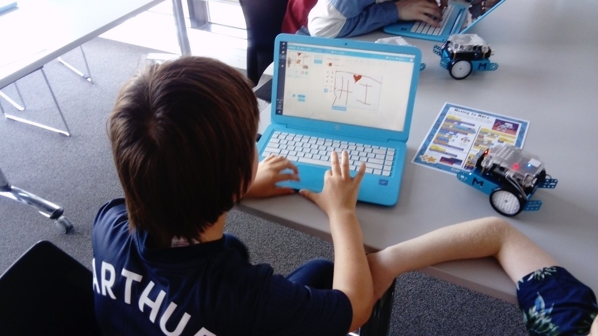 codezoneboro's tweet image. Give the kids a fab afternoon before you send them packing back to school 😈 last summer workshop today! Book at buff.ly/2JvgkGW 📣 Parents who want to see their childs coding progress or see what the new term has in store - what days of the week are good for you? 🗓