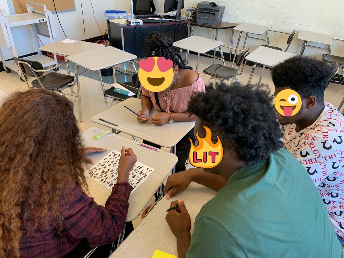 mdale4math's tweet photo. Modeling ‘What does group work look like?’ with 1-100 task. At the end of the task one student replied, “I see what you did there Mr. D” @saravdwerf @JEFCOED #iteachmath https://t.co/rjz61b0l4S