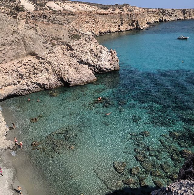 yorktime's tweet photo. What a view #tsigrado #tsigradobeach #milosisland #cyclades #ladderbeach #aegean #beach #crystalwater #nowatches #vacation #greece #greekislands #wanderlust #travelphoto #vacationpics #volcanic #island https://t.co/8u46yCfHst