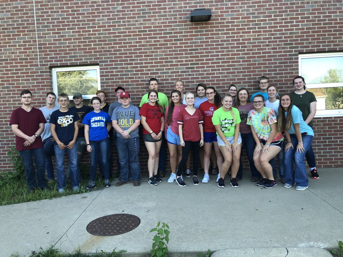 moberlyffa's tweet photo. Our FFA members attended Battle of the Chapters last night. We all played games that helped build our leadership skills. The National FFA President organized a station as well as the Area IV Officers who put the activities together. It was a great activity for our Chapter to grow https://t.co/cU7Tw4G0BF