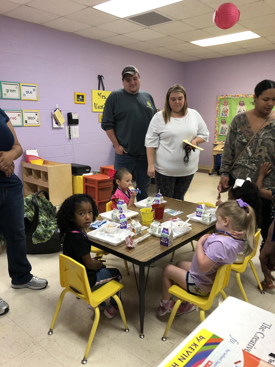 Caverna Preschool first week was a success!!!!  Thanks to all teachers for their hard work and dedication!!