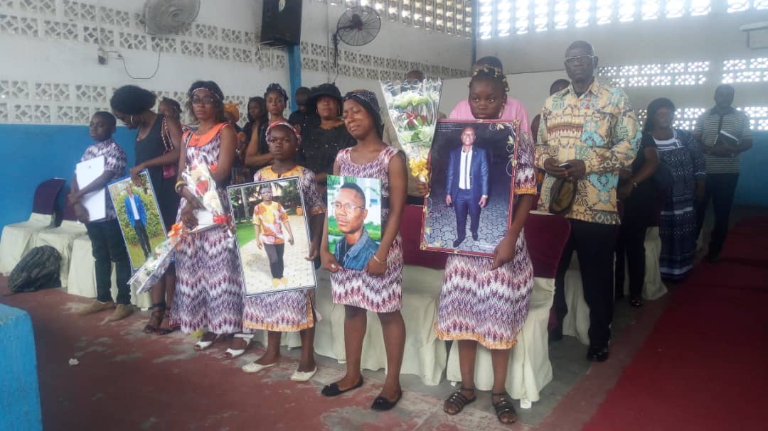 SnjcC's tweet photo. In Solidarity we stand with SNJC/CJTU Littoral Chapter and family to wish a peaceful repose to Comrade Ekang Francis. Thanks @BrendaKiven for the rep. @DerickBakah  @AmbeMacmillian  @NjodzefeNestor @NkweboDenis #RestInPeace Comrade @EkangFrancis @SnjcCameroun will miss U https://t.co/5IPTqILQ4u