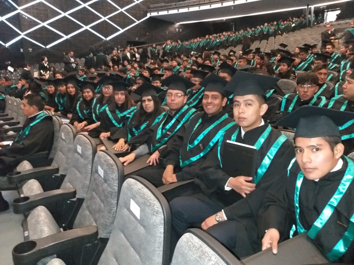 ConalepCoacalco's tweet photo. 14 estudiantes del plantel reciben títulos y certificados en la #GraduaciónDUAL, de manos de autoridades del #Edoméx
#DualChangeTheFuture
@israeljeronimol @Enrique_MenV
#ApasionadamenteCONALEP https://t.co/J5rfzx16et