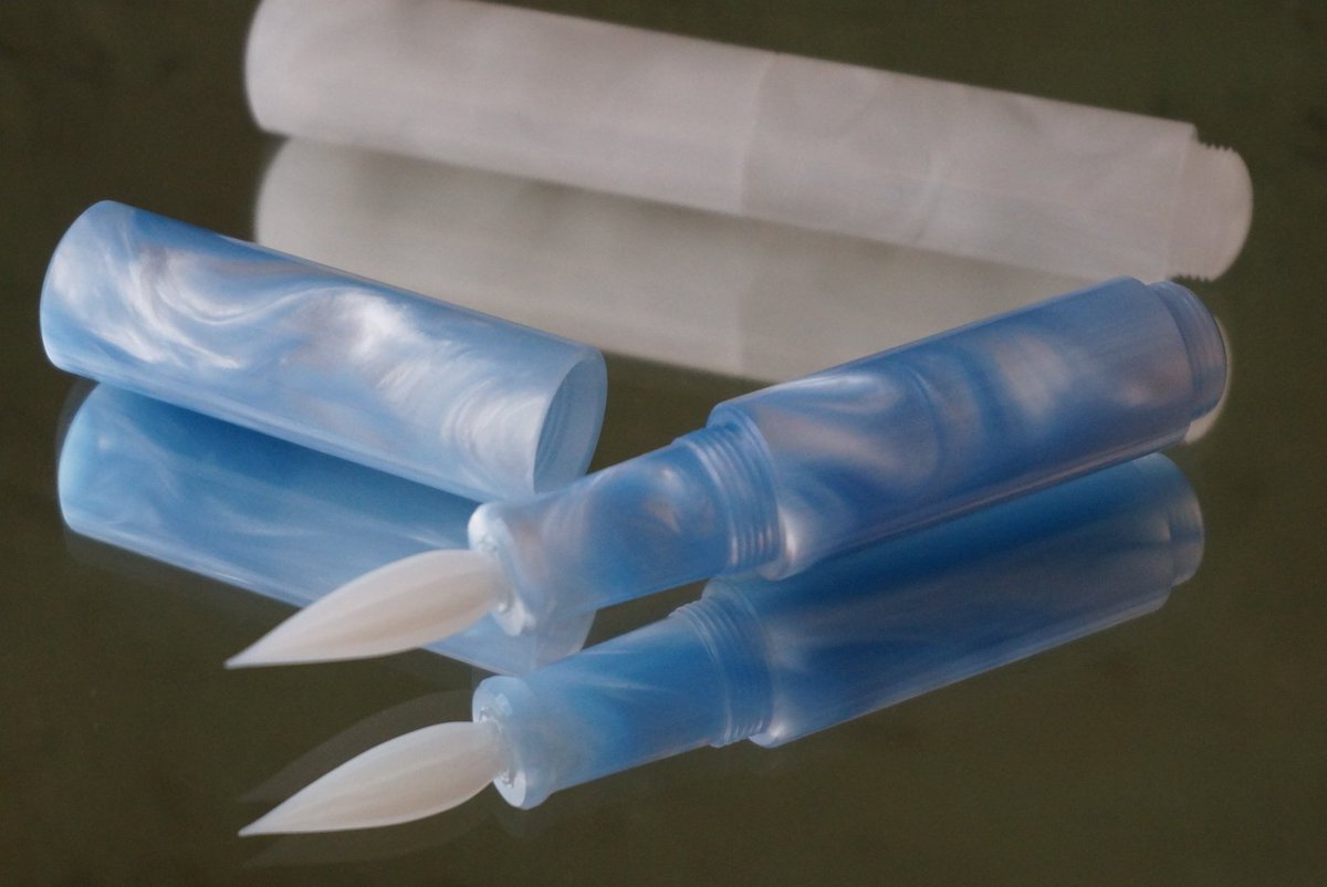 helicopen's tweet image. おはようございます。

香川は今日もしとしと降っています。
日曜日は晴れるのかな〜⋆̩☂︎*̣̩

いよいよ近づいてきた｢みんにゃご｣
そわそわ落ち着きません。

#みんなでにゃごや #ColorSession 
#シュクルガラスペン #helico